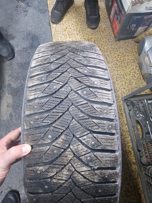 Продам резину на авто