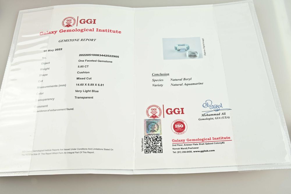 Аквамарин 5.85 карата, размер 14,6х8,9х6,8мм Сертификат