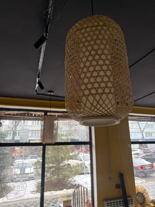 Продам люстры