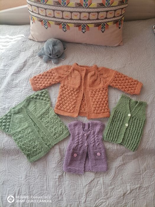 Плетени бебешки дрехи