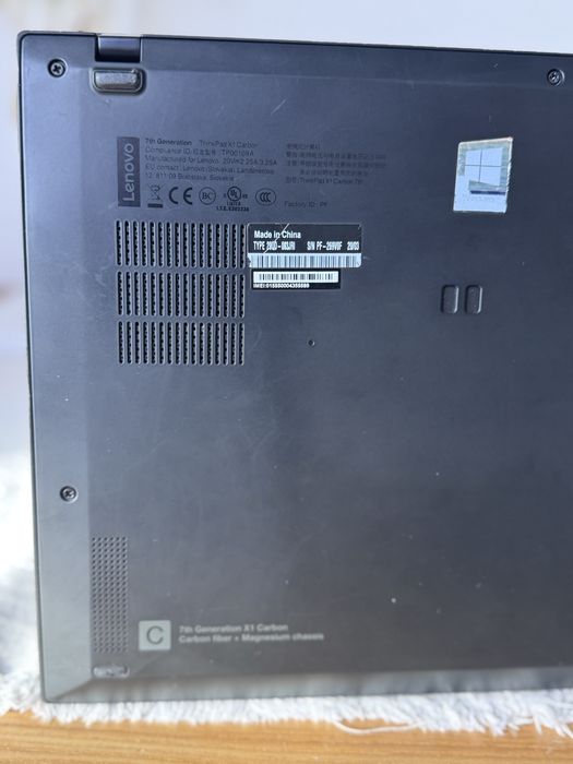 Laptop ultraportabil Lenovo ThinkPad X1 Carbon 7th Gen Intel Core i7