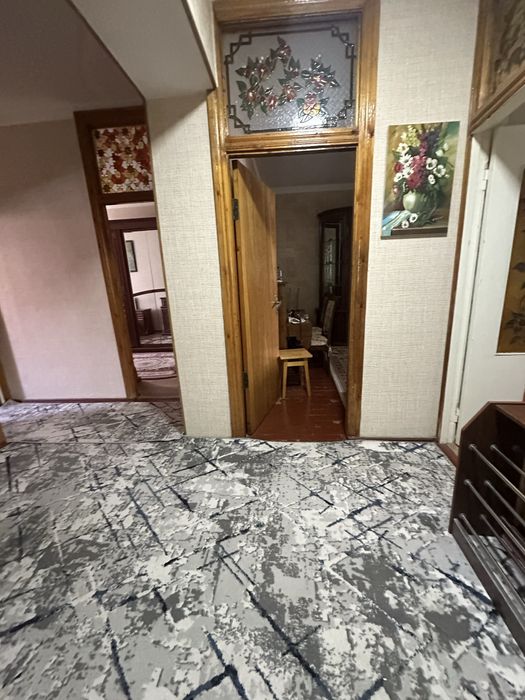 Сдается на долгий срок 3х-комнатная квартира на Алайском базаре. 17-шк