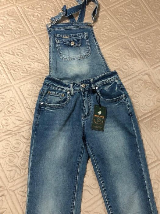 Джинсовый комбинезон