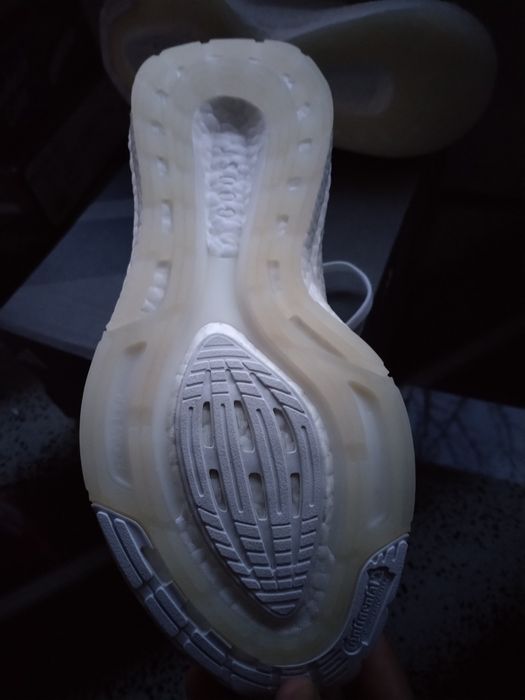 Adidas Ultra Boost 22  43.1/3номер