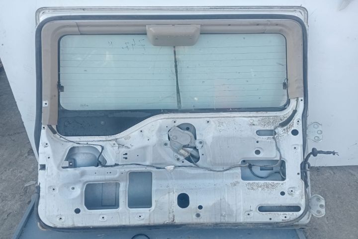 Hayon / Haion Nissan Terrano R20