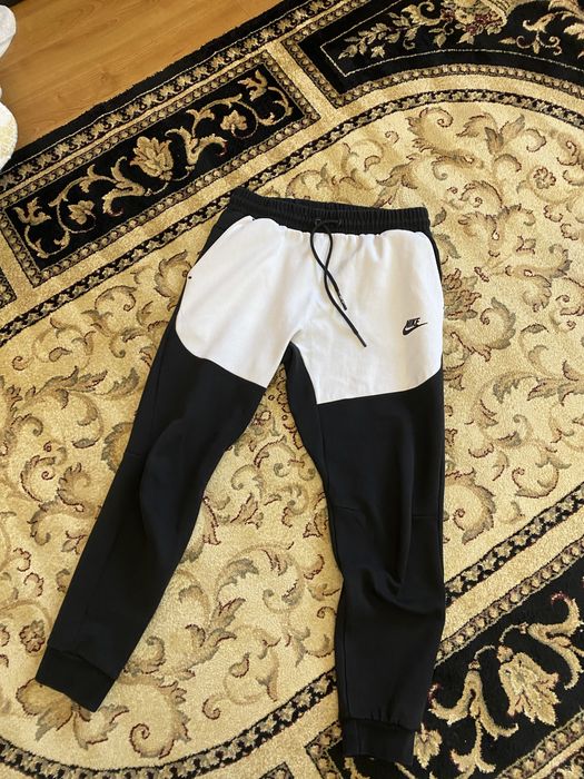 Pantaloni Nike Tech marimea M