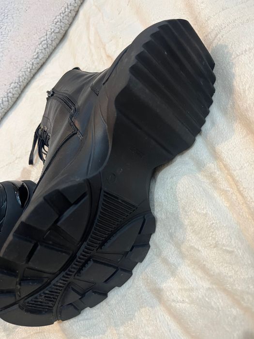 Продавам боти естествена кожа, номер 41, произведени от Matisa Bari