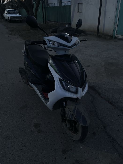 Скутер М8 Продаю