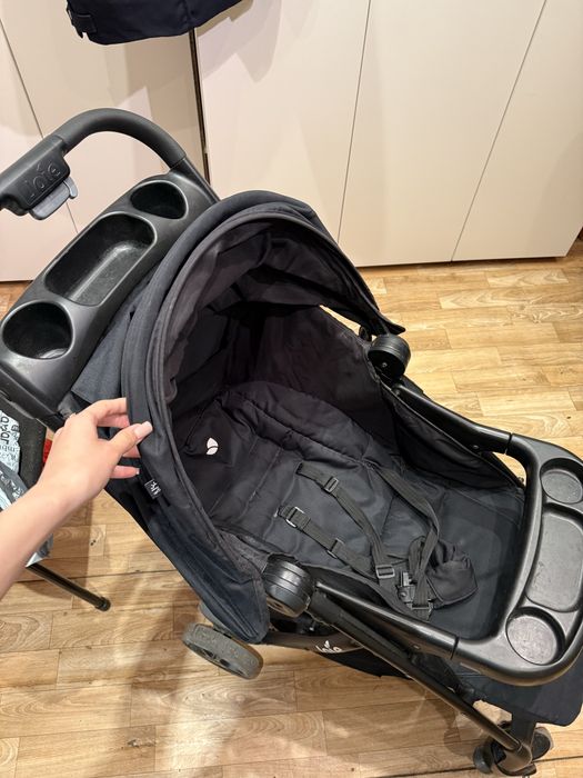 Продам прогулочную коляску
