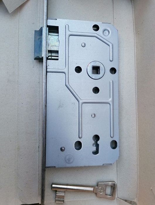 Broasca ușa nou marca KFV cu chei