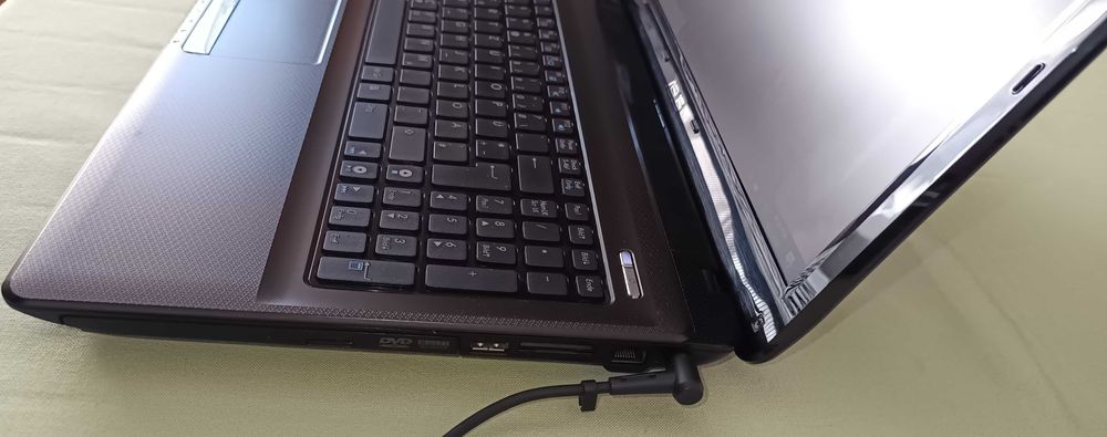 Laptop Asus K52Jr Intel I5 450m 4 Video dedicat 15.6 40Cm Windows 10