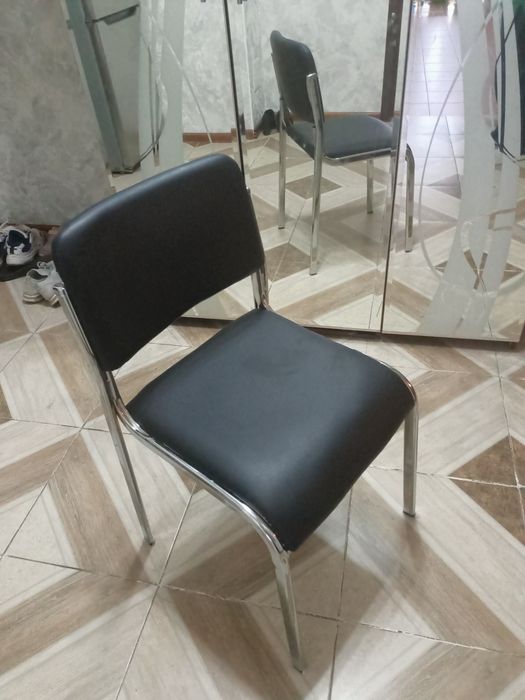 Стулья в отличном состоянии, пять штук