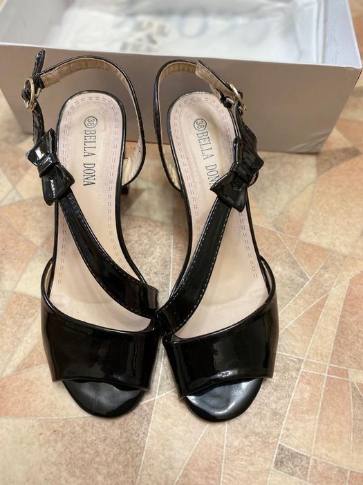 Женская обувь сапоги