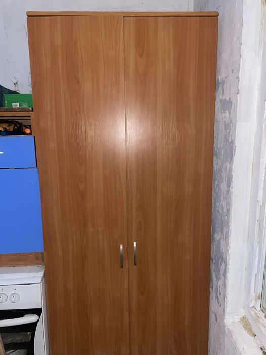 продам вместительный шкаф