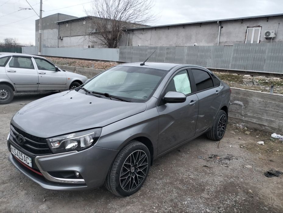 Продам Лада Vesta 1.8