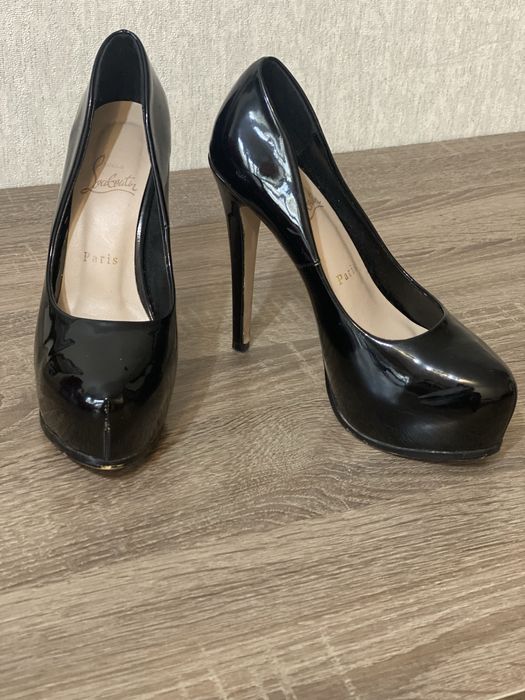 Продам женскую обувь