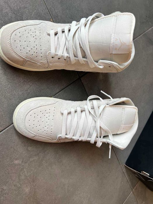 Nike air Jordan 1 Mid размер 44 Екрю Бежов Бял Велур