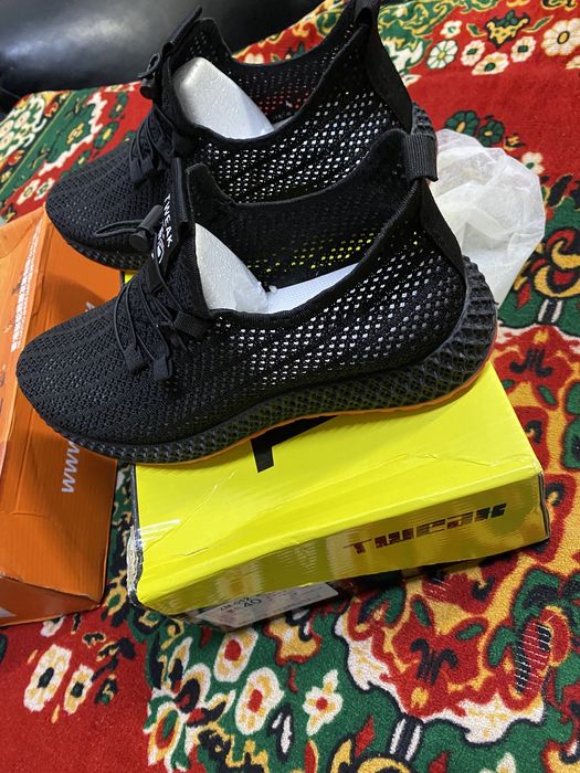 Кроссовки летние разм 40, 43.