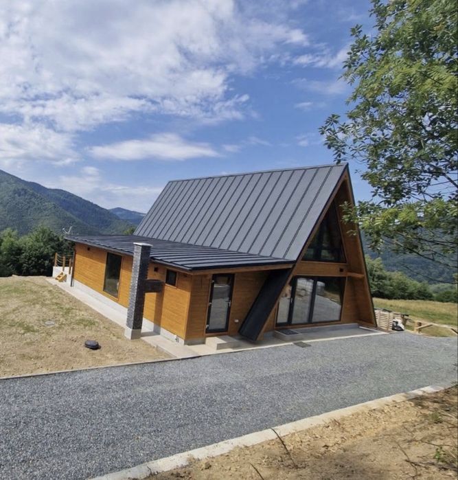 Cabane moderne turistice