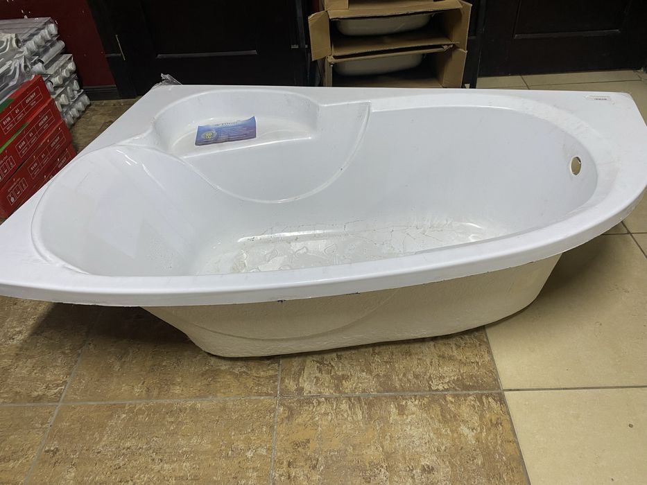 Продам ванну акрил Тритон