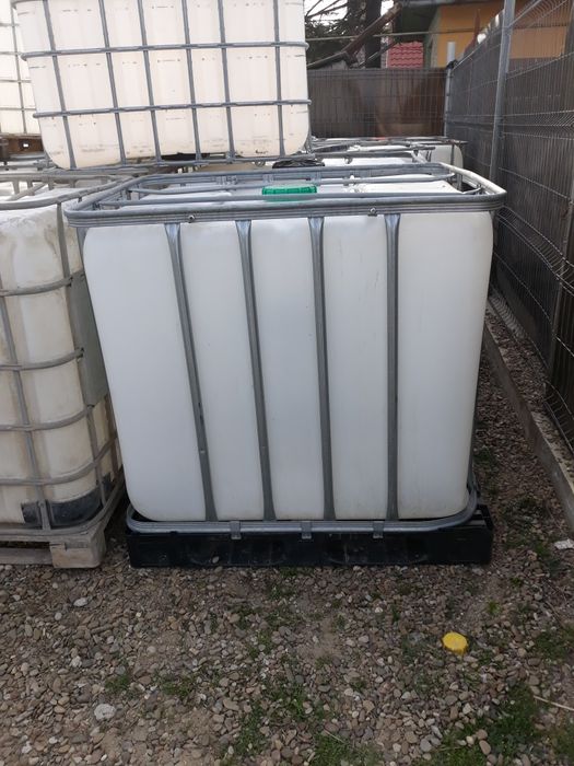 Bazine de 1 tonă ideale pt apă preț.220 lei.