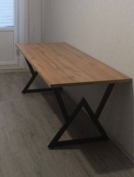 Продаю письменный стол в отличном состоянии!