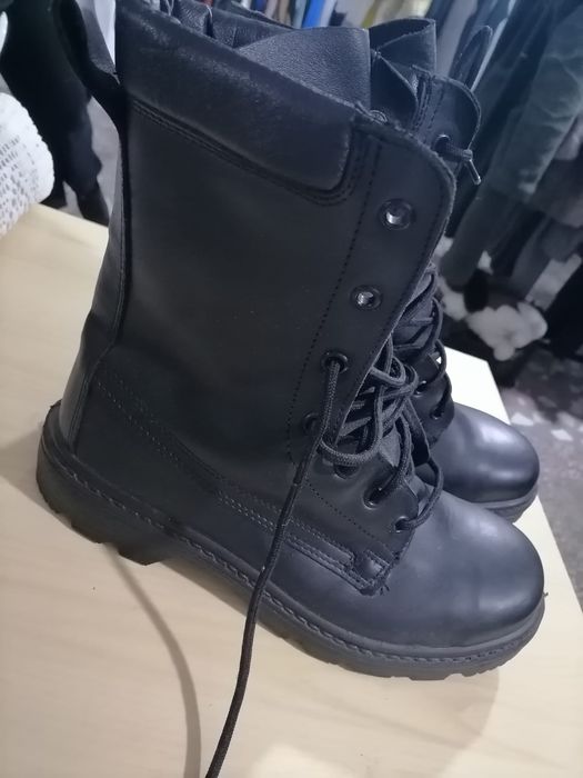 Bocanci piele cu bot de fier