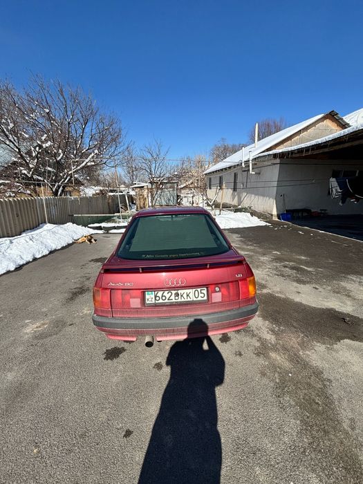 Ауди 80, объем 1.8