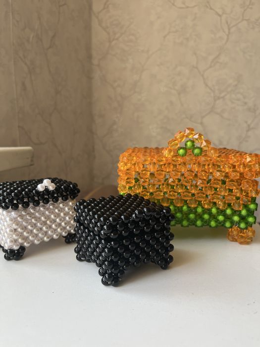 Ручная работа.Сумочки из бусин