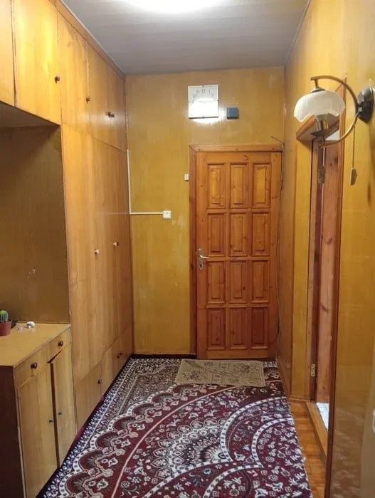 Продаётся на Карасу-2 3ком