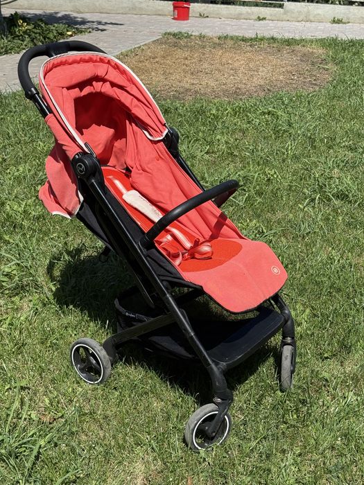 Cărucior sport compact și ultra-ușor – Cybex Beezy Hibiscus Red