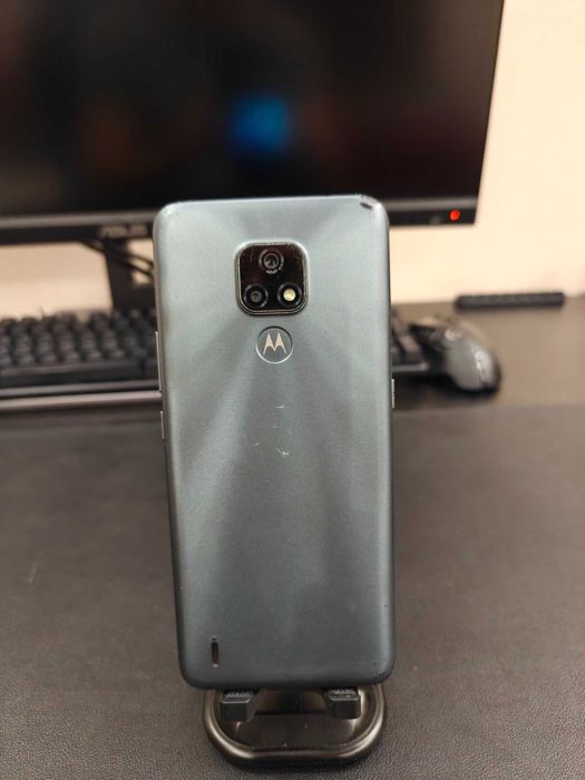 Телефон Motorola e7