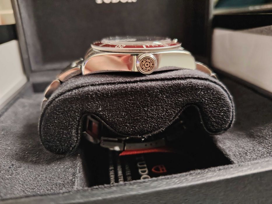 Часовник Tudor black bey