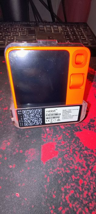 Rabbit R1 AI companion