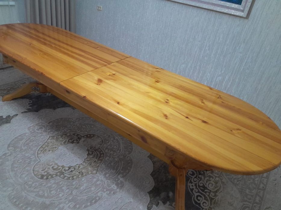 Стол для гостиной