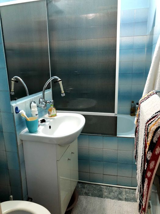 Apartament cu 3 camere, etaj 2, 45 mp, Dealul Florilor