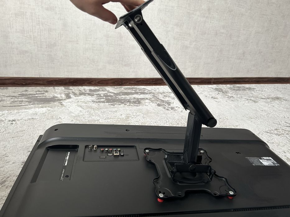 Продам телевизор lg