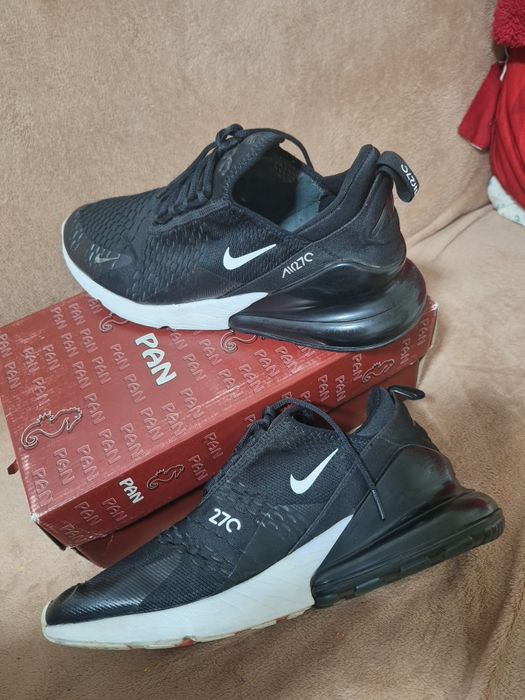 Adidasi nike air