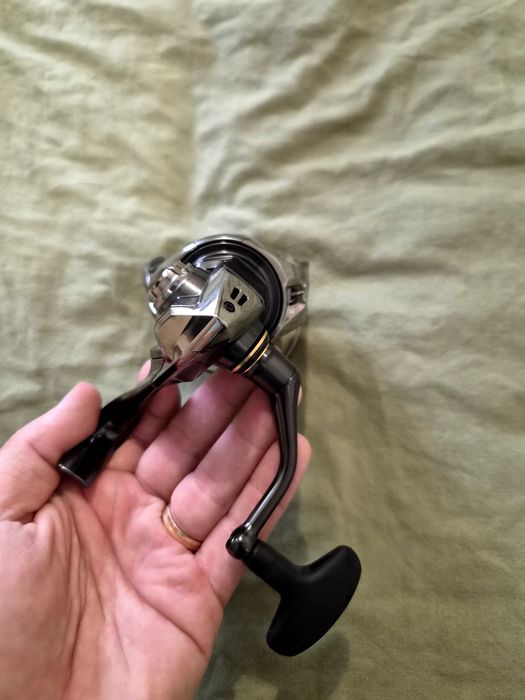 Mulineta Shimano Twin Power C3000 FE