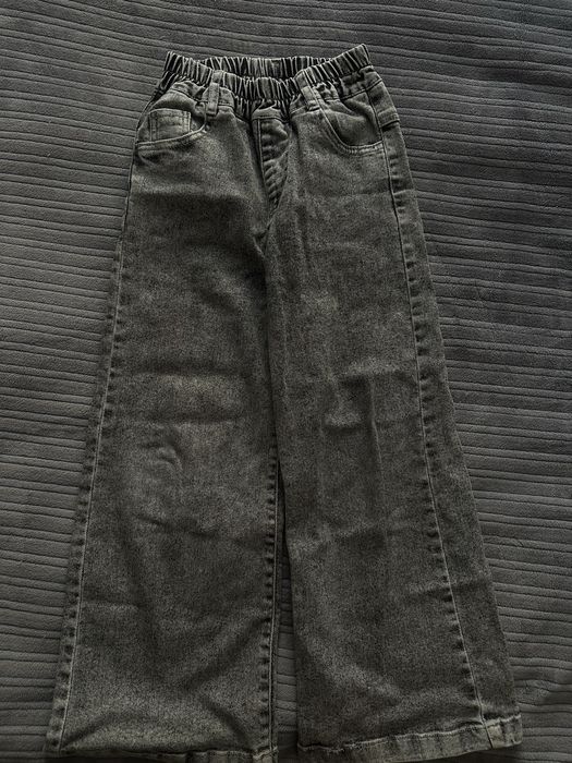 Продам джинсы на девочку