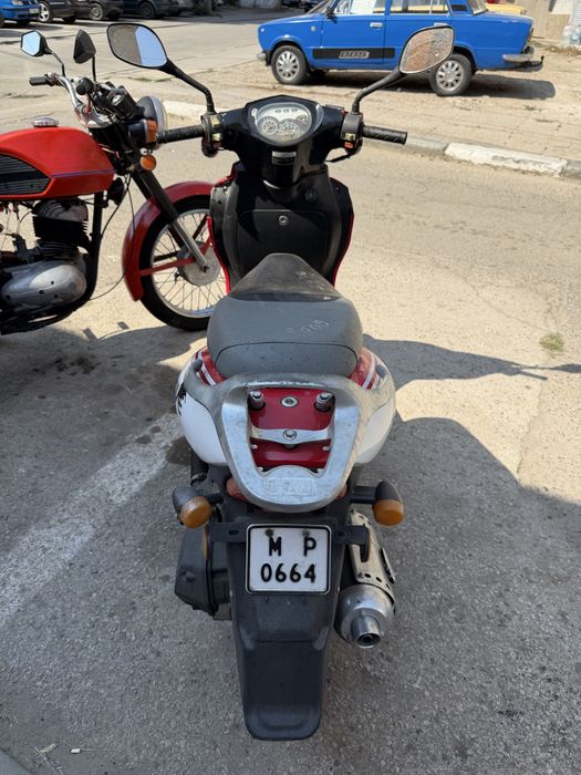 Китайски скутер Active 50cc