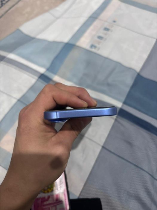 Подам айфон 16