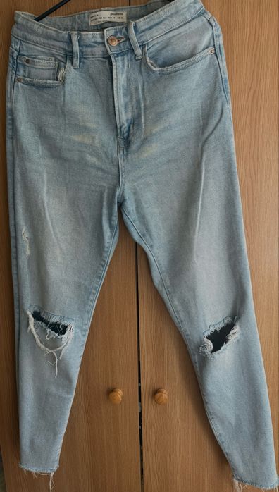 Blugi Stradivarius