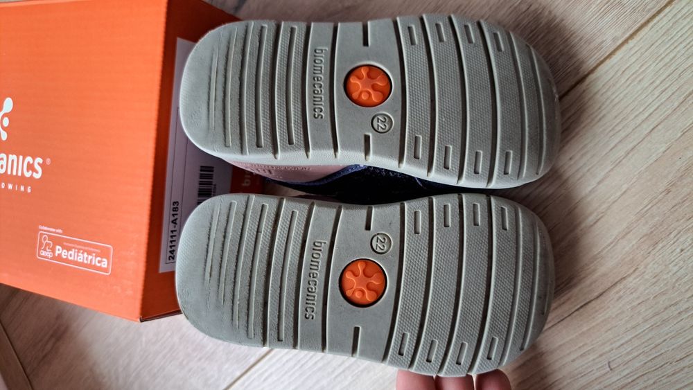 Adidasi Biomecanics nr. 22