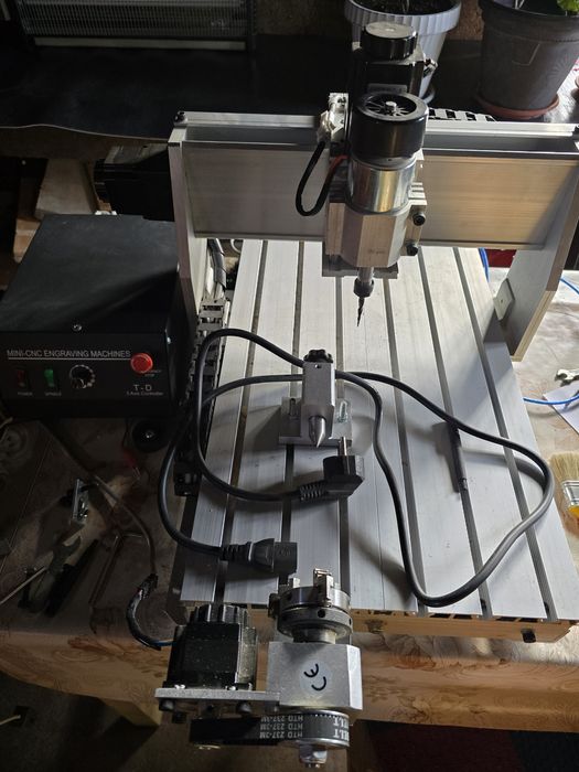 CNC 3040 с четвърта ос!