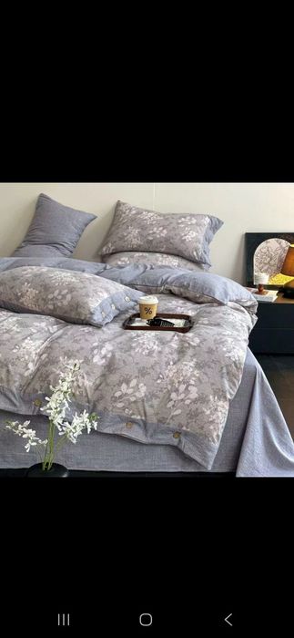 Льняное постельное белье с пуговками материал 100% лён .