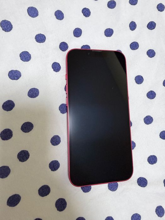 IPhone 14 product red