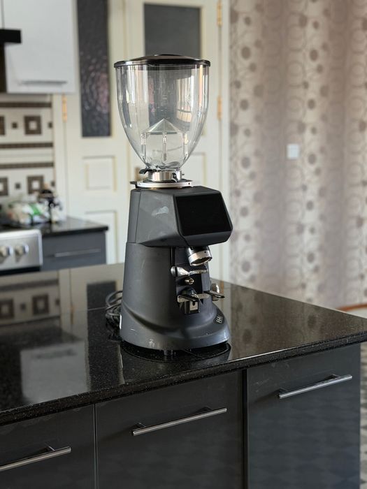 Кофемолка Fiorenzato F64 E + обновлённый сенсорный экран