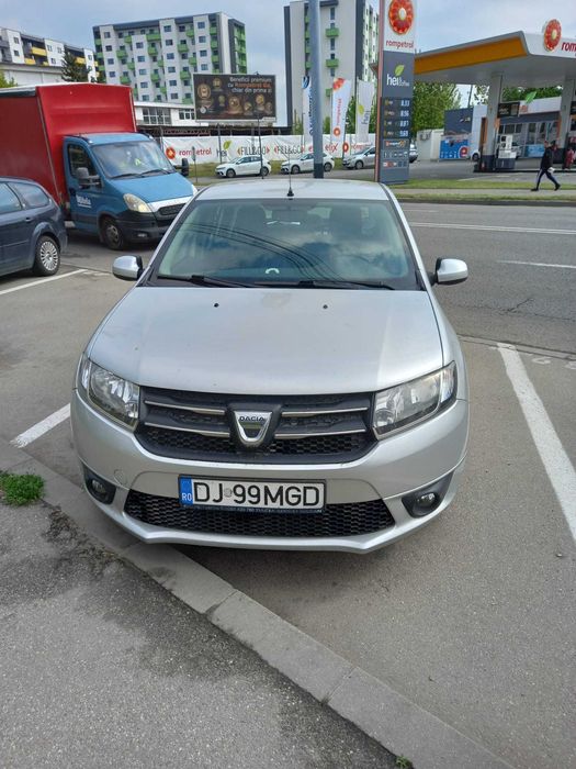 Vand masina Dacia  Logan pe benzina+Gpl
