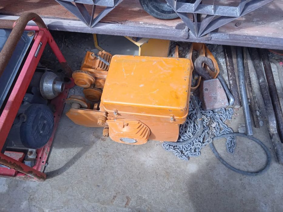 Продам тельферы разные